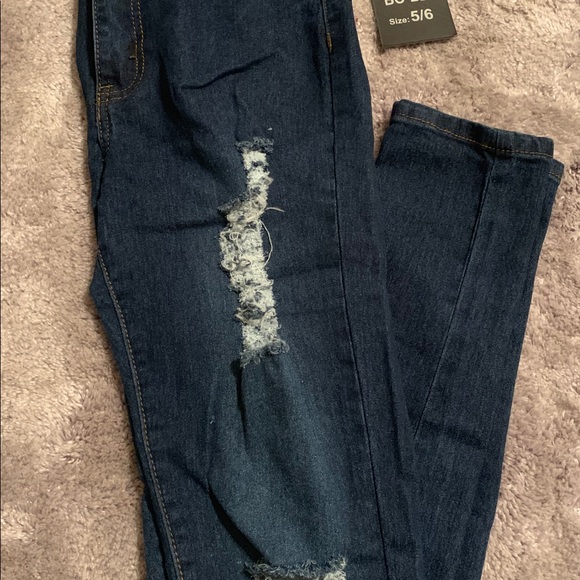 Distressed Fashion Nova jeans - Picture 2 of 2